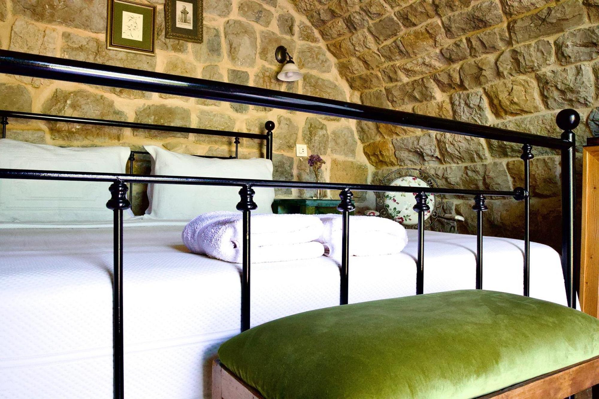 Stone Cellars Hotel Douma Luaran gambar